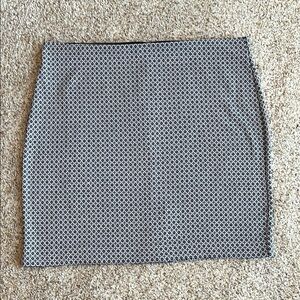 LOFT Navy and White Patterned Pencil Skirt